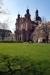 schillerplatz mit jesuitenkirche