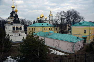 Obraz premium Kremlin in Dmitrov, old historical town in Moscow region, Russia. Color winter photo. Popular landmark.