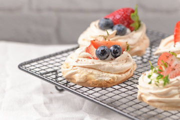 Small pavlova cakes
