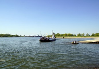 Fototapeta premium Rheinfähre Walsum