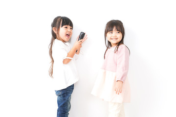 歌を歌う女の子たち