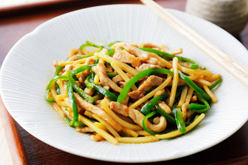 チンジャオロース　青椒肉絲　Chinese stir-fry containing green peppers and meat