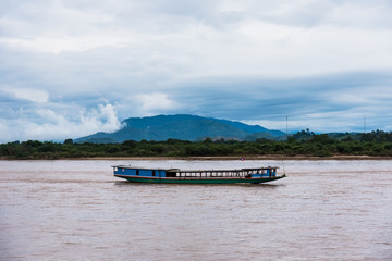 Obraz premium Floating boat on the Mekong River.Thailand.