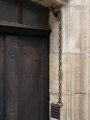 Tire la bobinette et la chevillette cherra