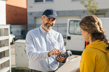 paying for Express courier delivering service