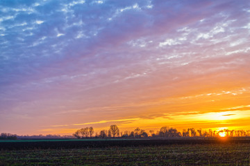 Obraz premium Bright sun and clouds.