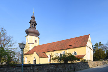 Fototapeta na wymiar Kirche in Neschwitz