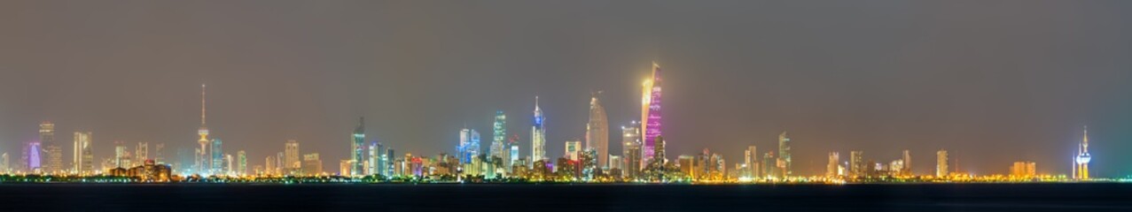 Fototapeta premium Night skyline of Kuwait City