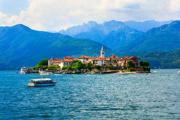 Fototapeta na wymiar Beautiful lakes of Italy - scenic Lago Maggiore, Borromean island 