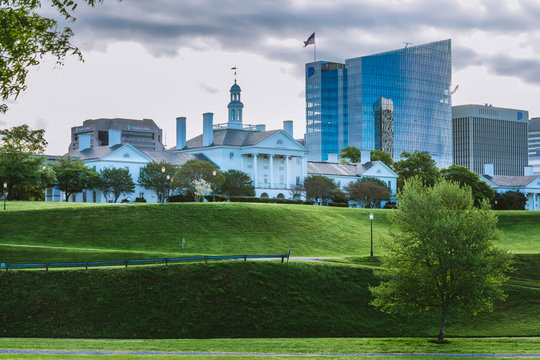 Fototapeta Dominion Energy Corporation Towering Over Virginia's Governor's Mansion