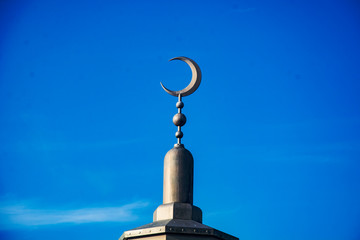 półksiężyc na minarecie