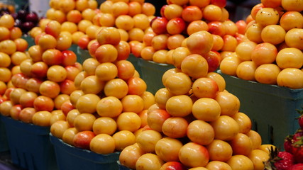 orange color cherries, cherry tomatos