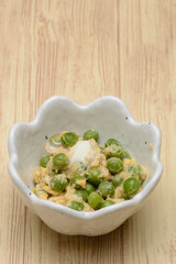 エンドウ豆の卵とじ