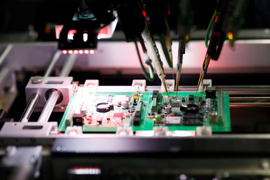 printed circuit board during a flying probe test