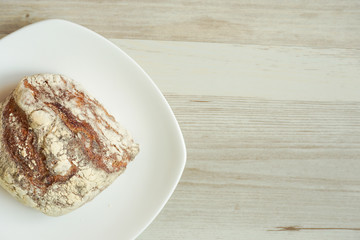 Bread on the table.  rustic bread. French bread. テーブルの上のパン。リュスティック、フランスパン。