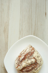 Bread on the table.  rustic bread. French bread. テーブルの上のパン。リュスティック、フランスパン。