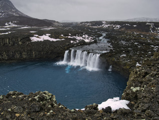 Wasserbecken vom Thjofafoss Wasserfall in Island