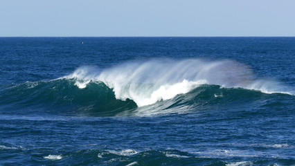 波　オフショア　スプレー　虹
