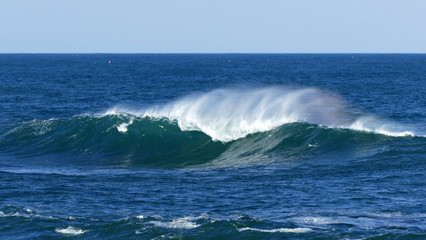 波　オフショア　スプレー　虹