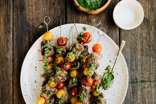 Skirt Steak Skewers with tomatoes and pesto