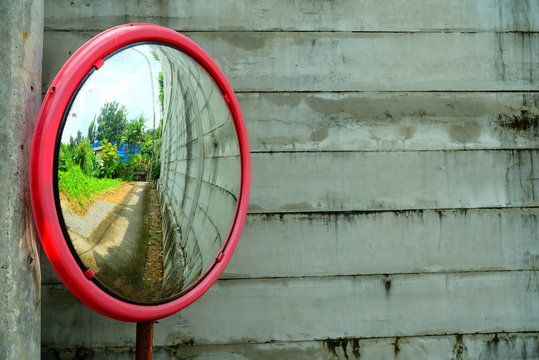 Wide Angle Security Curved Convex Road Mirror.