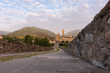 Magnificent image of the medieval village of Bobbio and the famous 