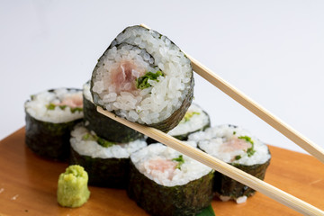 日本料理の寿司の人気なネギトロ巻き居酒屋寿司屋