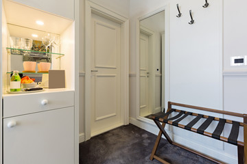 Hotel room entrance corridor