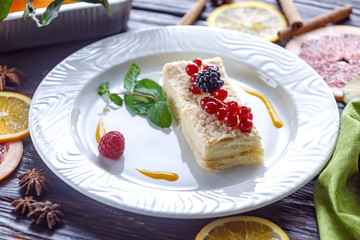 Sugar free puff cake with berries.