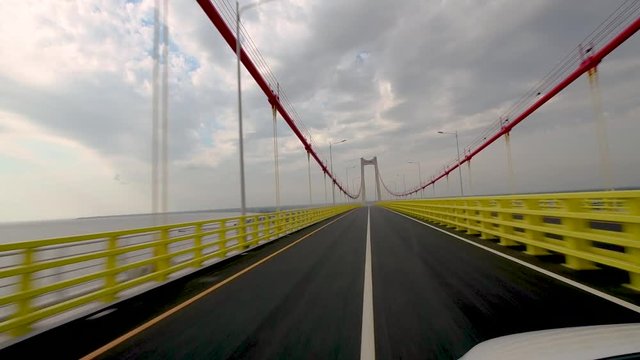 Mozambique, New Bridge