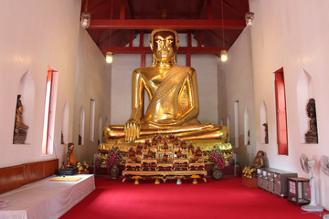 statue of buddha in a buddhist temple (Wat Sao Thong Thong) in Lopburi (Thailand)