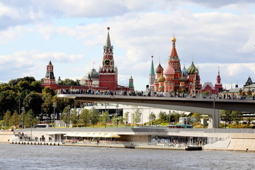 Fototapeta premium View of the center of Moscow from Raushskaya Embankment