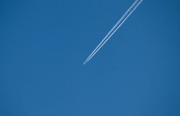 Flugzeug Kondensstreifen Himmel