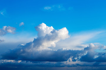 Naklejka premium Sky blue with clouds dramatic formation horizon
