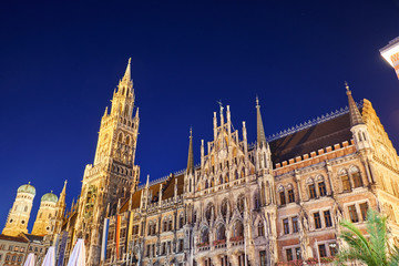 Obraz premium New Town Hall as seen from the Marienplatz side 