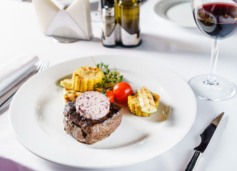 steak with grilled vegetables
