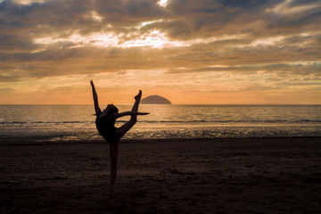 Fototapeta premium Sunset Dance