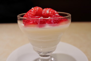 Strawberry dessert, Milk pudding with strawberry topping