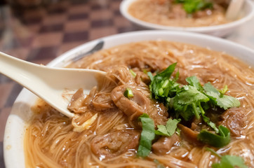 thin noodles with pork intestine