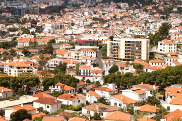 Fototapeta na wymiar Blick über das Zentrum von Funchal auf Madeira