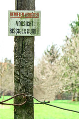 Schild mit der Aufschrift: 