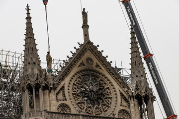 Fototapeta na wymiar Notre Dame de Paris après l'incendie
