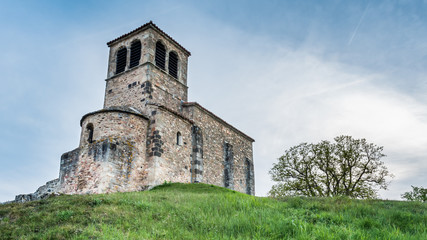Fototapeta na wymiar La chapelle Saint-Vincent à Saint-Laurent d'Agny dans le Rhône
