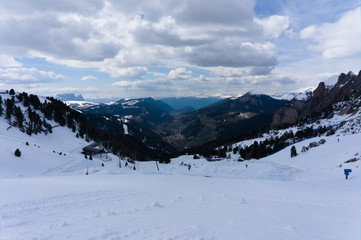 Fototapeta na wymiar wolkenstein view, ski resort in the dolomites