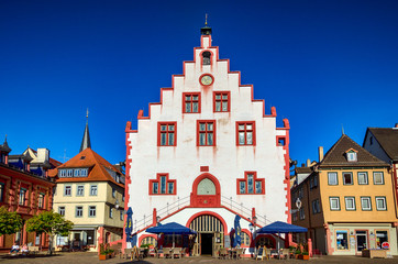 Fototapeta na wymiar Altes Rathaus von Karlstadt am Main, Unterfranken, Bayern