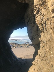 Ocean/hole in rock