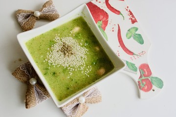 A tasty Green broccoli soup bowl