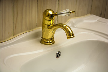 Faucet on the sink in the bathroom