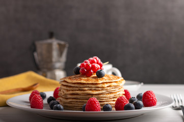 pancakes with raspberries and blueberries