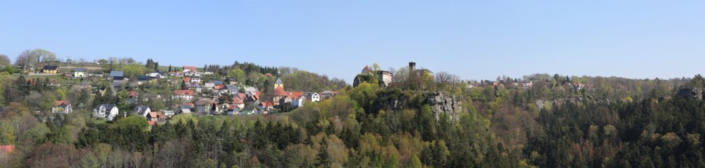 Fototapeta na wymiar Panorama von Hohnstein in der Sächsischen Schweiz